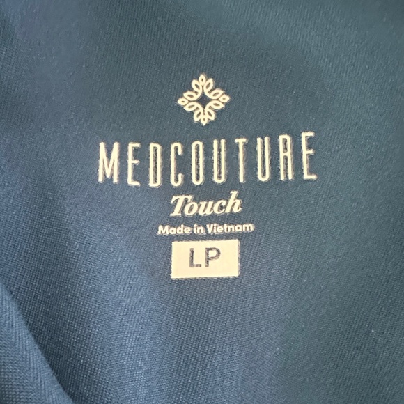 Med Couture scrub Joggers - Vibrant Pink, Deep Blue, Classic Black - Picture 3 of 4